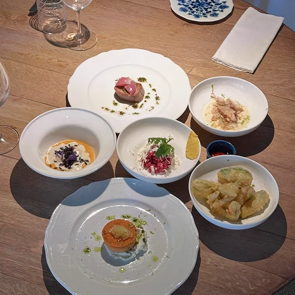 piatti  del ristorante toscano che rappresenta il menù stagionale della cucina; tra primi piatti e secondi piatti Da Alcide, ristorante toscano a Venturina